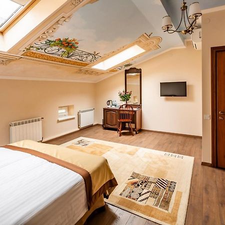 Mini-Hotel Guest House Inn Lviv Exterior photo