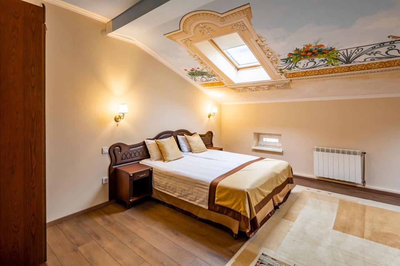Mini-Hotel Guest House Inn Lviv Exterior photo