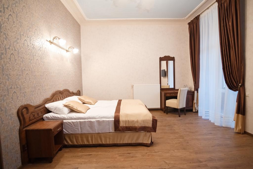 Mini-Hotel Guest House Inn Lviv Exterior photo