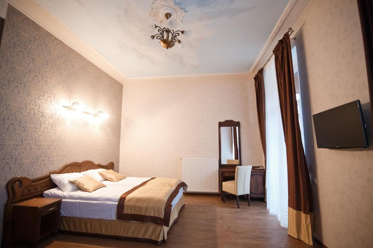 Mini-Hotel Guest House Inn Lviv Exterior photo